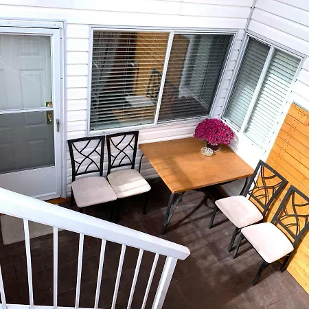 Skytrain Suite: Central Comfort Near Metro & Downtown Vancouver Exterior photo